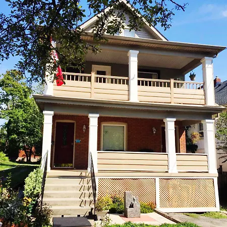 Acacia Bed & Breakfast-2